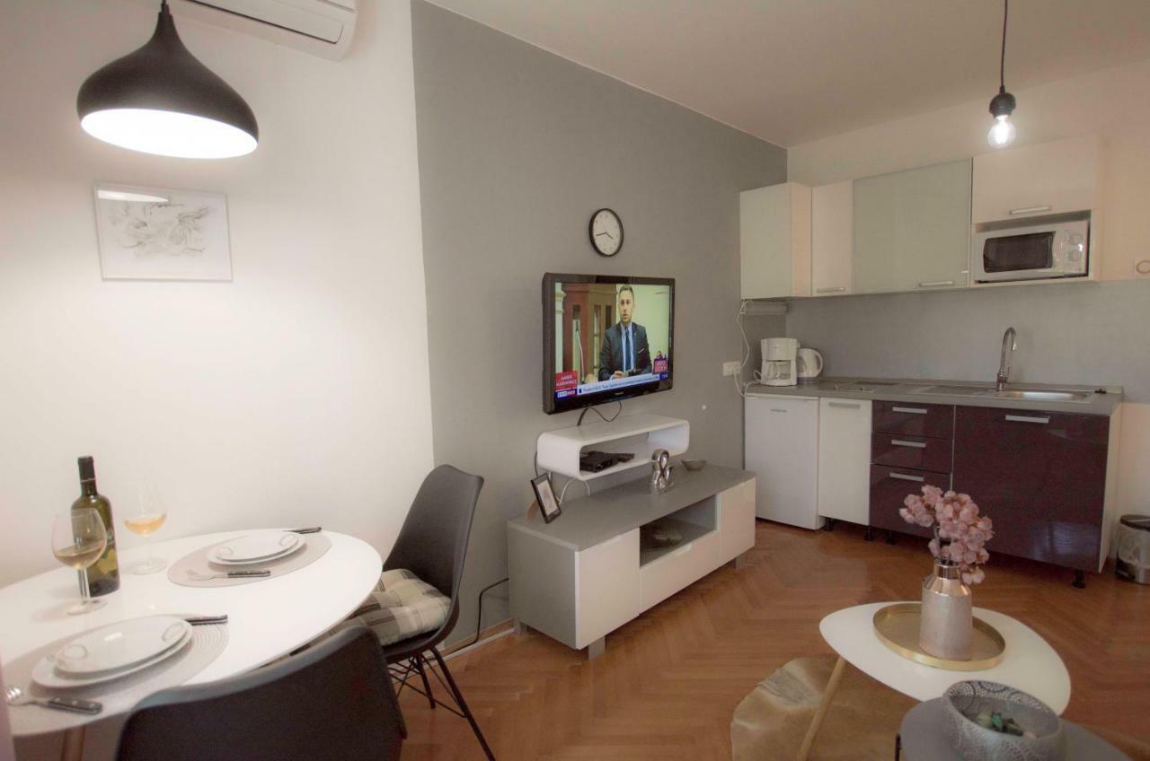 "Andrija" Apartmen'S 반졸레 외부 사진